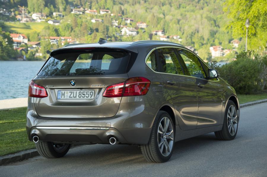  BMW 220d Active Tourer Luxury Line (F45) 2018 года  (WW) (фото 9 из 16)